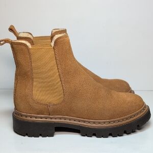 Danassa  lugged sole Chelsea suede boots women's size 6.5 EU 37